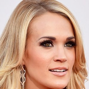 This Is What Carrie Underwood Looks Like After 40 Stitches ...