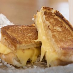 Fast Food Employees Reveal What You Should Definitely Order Fast Food Employees Reveal What You Should Definitely Order
