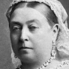 Very Weird Things About the Most Powerful Women in History Very Weird Things About the Most Powerful Women in History