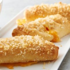 These Grilled Cheese Dippers Make Dinner Fun and Delicious These Grilled Cheese Dippers Make Dinner Fun and Delicious