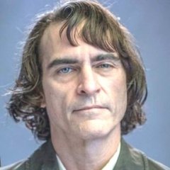 New Revealing Set Pics of Joaquin Phoenix as the Joker