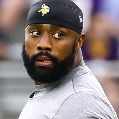 Troubled Vikings Star Reportedly Jumped Out of Ambulance Troubled Vikings Star Reportedly Jumped Out of Ambulance