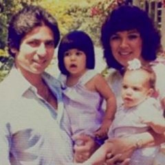 Weird Things Everyone Ignores About Kris Jenner's Marriages