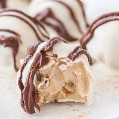 These Pecan Pie Bites Are Perfect for Sharing With Friends These Pecan Pie Bites Are Perfect for Sharing With Friends