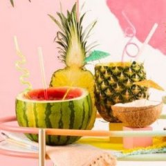 How to Turn 3 Summery Fruits Into Cocktail Cups How to Turn 3 Summery Fruits Into Cocktail Cups