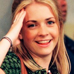 How Melissa Joan Hart Feels About the New 'Sabrina'