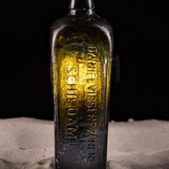 The Oldest Message in a Bottle Ever Found Washed Up on Shore The Oldest Message in a Bottle Ever Found Washed Up on Shore