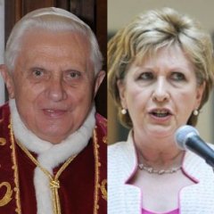 Pope John Paul Refused To Shake Hand Of Female President Pope John Paul Refused To Shake Hand Of Female President
