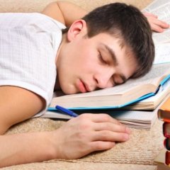 A Surprisingly Low-Tech Way to Help Teens Get More Sleep A Surprisingly Low-Tech Way to Help Teens Get More Sleep