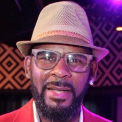 R. Kelly Surrenders to Police on Sexual Abuse Charges R. Kelly Surrenders to Police on Sexual Abuse Charges