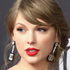 Taylor Swift Avoids the Oscars Red Carpet Taylor Swift Avoids the Oscars Red Carpet