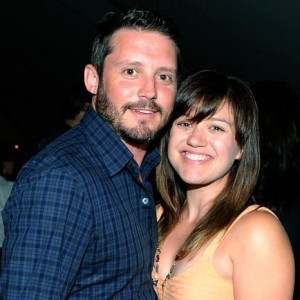 Kelly Clarkson Gets Engaged