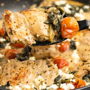 This One Pan Greek Chicken Spinach Couldn T Be More Delicious Zergnet