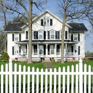 The Untold Truth of 'House Hunters' - ZergNet