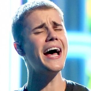 Justin Bieber Cries During Tribute to Christina Grimmie