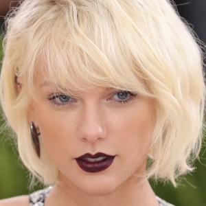 Former Classmate Calls Taylor Swift A Real-Life Regina George