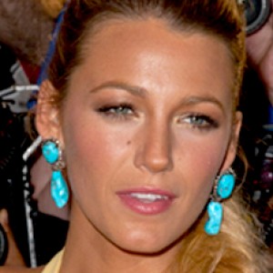 5 Celebs Who Had Embarrassing Leaked Photo Scandals - ZergNet