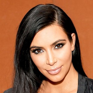 Kim Kardashian May Have Posted With Her Jewelry Before Robbery - ZergNet