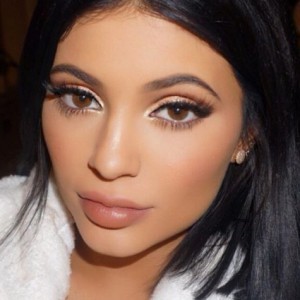 Ugly Makeup Trends That Need to Die