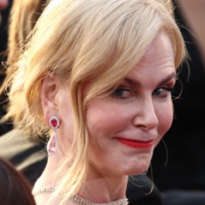 Nicole Kidman Roasted on Social Media for Strange Clapping