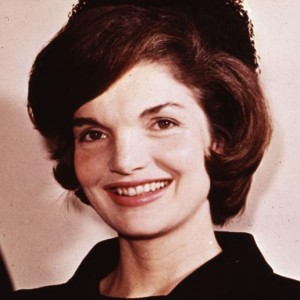 Jackie Kennedy and Liz Taylor Had One Nasty Hollywood Feud - ZergNet