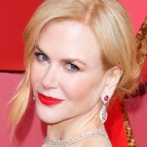 Nicole Kidman Explains Her Weird Oscars Clapping - ZergNet