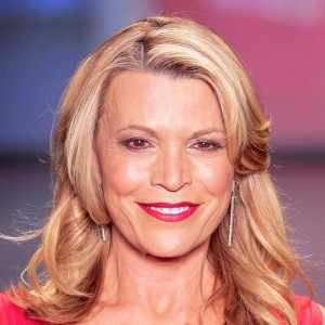 Vanna White Opens up About Embarrassing Photo Shoot
