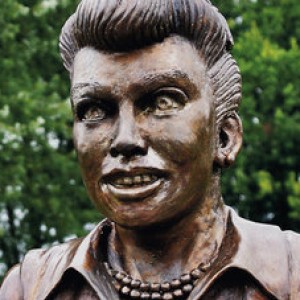 10 Unintentionally Horrifying Statues of Famous People