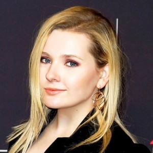 Abigail Breslin Opens Up About Sexual Assault - ZergNet