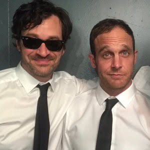 'That Thing You Do' Cast Has an Epic Reunion - ZergNet