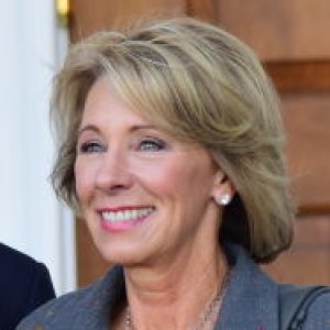 Betsy DeVos Speech Gets Booed At Historically Black University - ZergNet