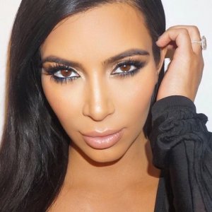 This is How Much Kim K Really Makes For Those Sponsored IG Posts - ZergNet
