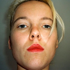 12 Unique Celebrity Selfies - ZergNet