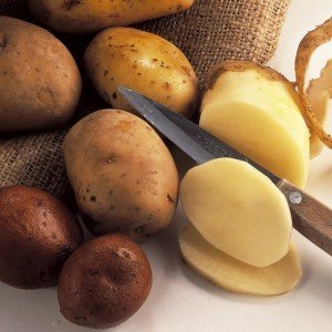 How to Peel Potatoes Without a Peeler - ZergNet