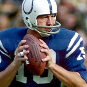 10 Greatest NFL Quarterbacks Of All Time