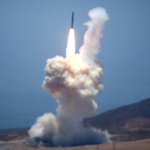 US Fails to Shoot Down Ballistic Missile in Test