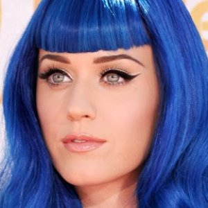 Celebrities Who Love Sporting Wigs