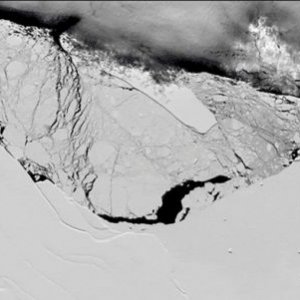 antarctica iceberg breaking off 2017