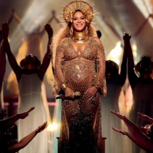 Beyonce Unveils Gorgeous First Photo of Twins - ZergNet