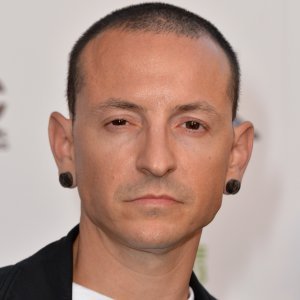 A Fellow Rock Star Criticized 'Cowardly' Chester After Suicide