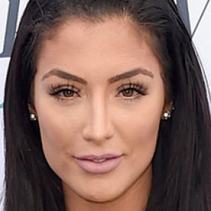 Natalie Eva Marie Officially Announces Exit From WWE - ZergNet