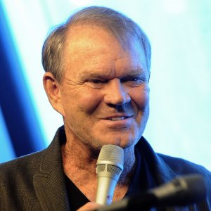 Country Music Icon Glen Campbell Passes Away - ZergNet