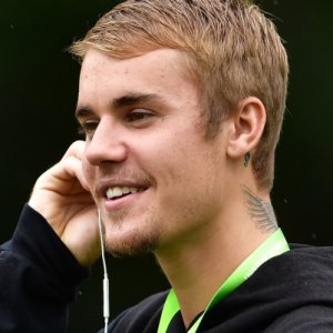 Justin Bieber Shows Off Serious Golf Club Juggling Skills