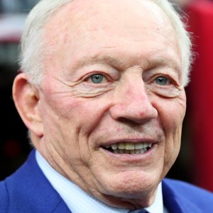 Jerry Jones Is 'Furious' Over the Zeke Decision