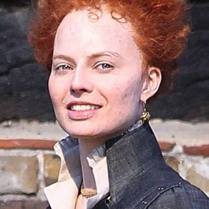 Margot Robbie Is Nearly Unrecognizable as Queen Elizabeth I