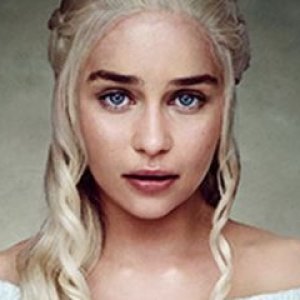 Why Daenerys Is Missing from All the 'GoT' Finale Photos - ZergNet