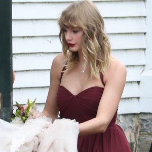 Taylor Swift Looks Stunning as a Bridesmaid For BFF Abigail