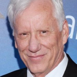 James Woods Responds to Amber Tamblyn Following Twitter Dustup