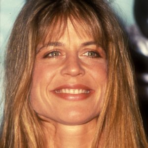 Linda Hamilton: See the 'Terminator' Knockout Through the Years - ZergNet