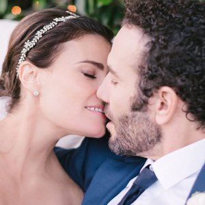 Idina Menzel Weds Aaron Lohr: See Their Wedding Photos
